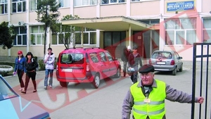 Sechestrati in scoala