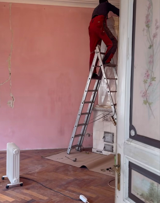Iulia Albu este proprietara unui etaj dintr-o casă istorică. Sursa foto: Instagram / Iulia Albu