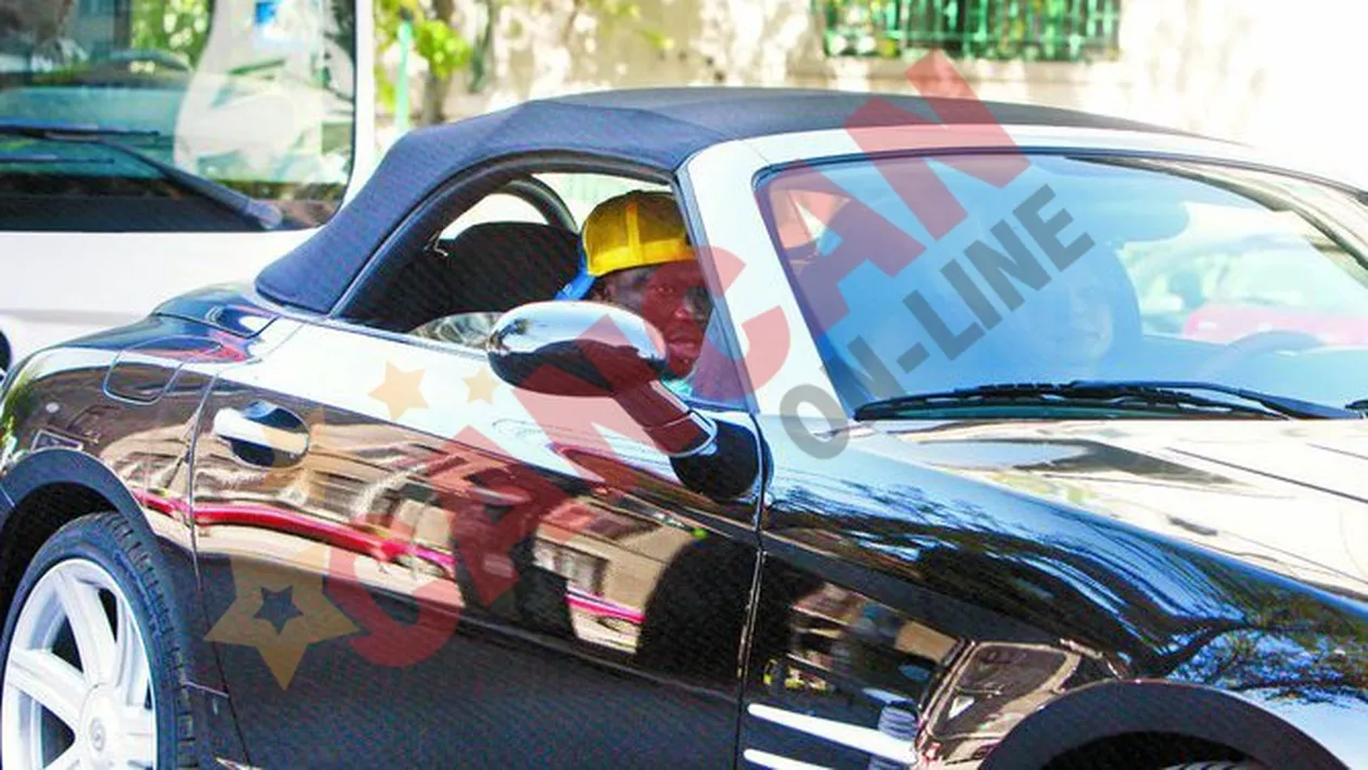 N'Doye si-a tras iubita cu decapotabila