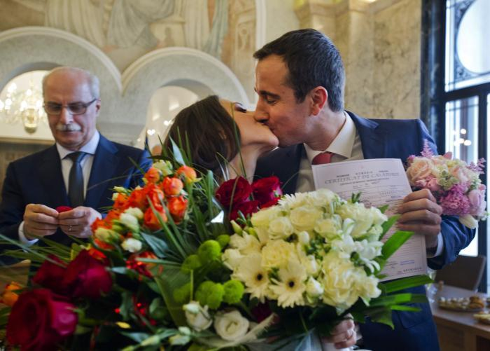 Primele imagini de la cununia civilă a ANDREEI RĂDUCAN! Ce ţinută a ales fosta gimnastă