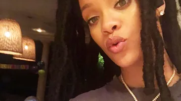 Rihanna, goală, gata să intre în cadă! Imaginea care a adus fanii în delir!