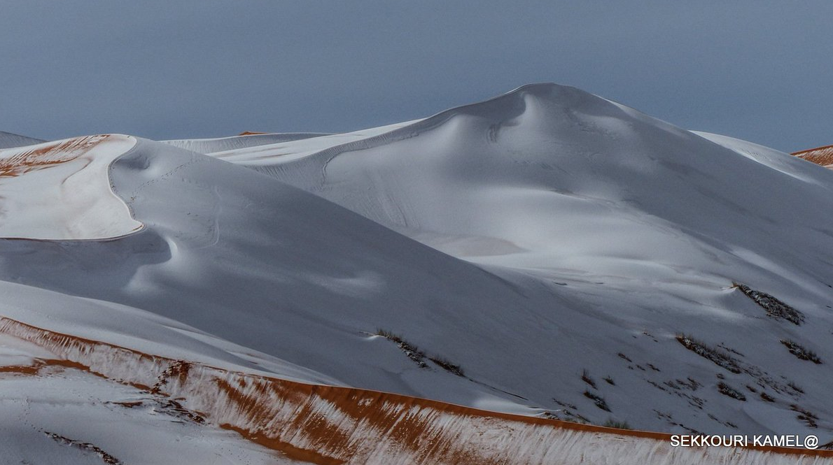 A nins în deşert pentru al treilea an la rând! Imagini impresionante din Sahara