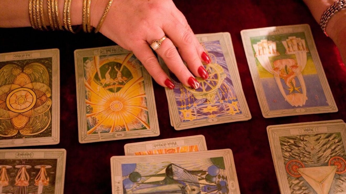 Vedeta din România care susține că mama ei i-a făcut FARMECE: „Să mă vadă la pământ și să fiu nefericită toată viața”