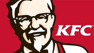 "Iti iei bagajele si DISPARI!" Un angajat KFC a fost dat afara in 2 secunde dupa ce a postat fotografia asta pe FACEBOOK!