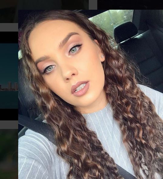 Oana este o tânără atrăgătoare, iar Costi a observat asta imediat