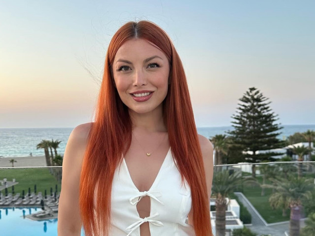 Cum își menține Elena Gheorghe silueta în vacanță. Artista își face toate poftele, dar respectă o regulă