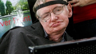 Dan Negru: "Savantul Stephen Hawking este un dobitoc"