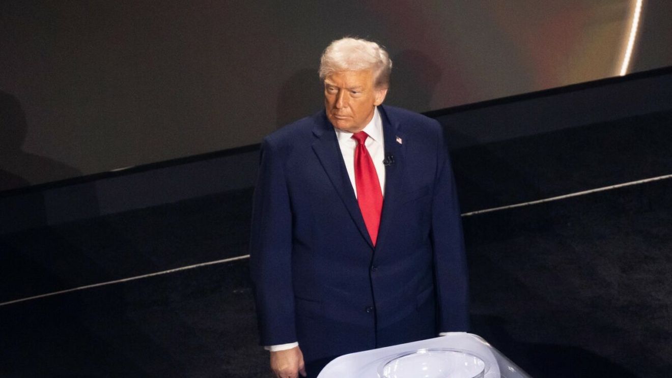 TRUMP a făcut SHOW la tragerea la sorți! Ce bilă a tras președintele Americii?