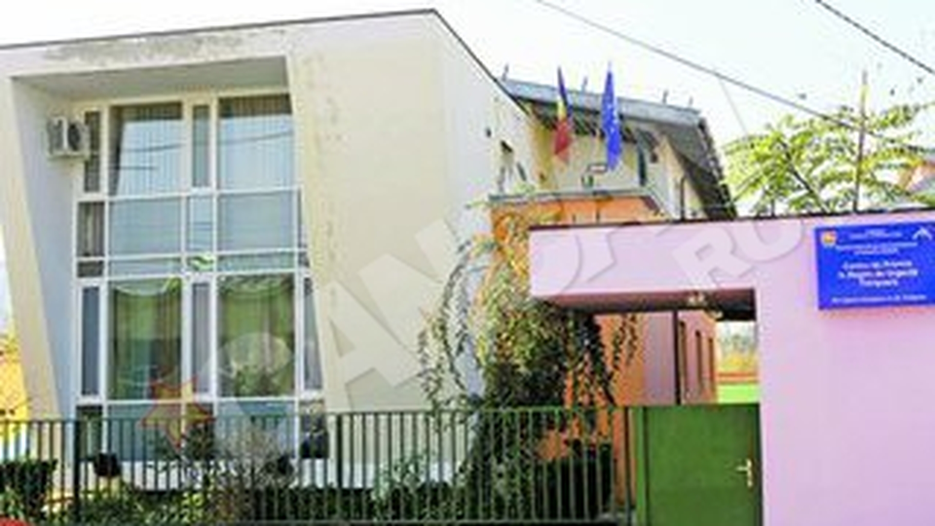 Accident sau tentativa de suicid la un centru de plasament din Timisoara? A cazut de pe cladire dupa ce a fost acuzat defurt