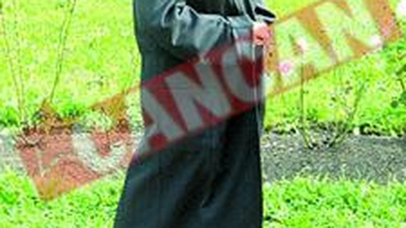 Profesoara jefuita de iubitul cunoscut pe internet