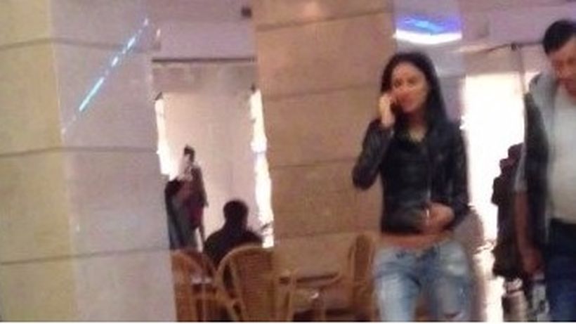 Cruduta a gasit solutia! Vezi cum isi consoleaza tatal, dupa divort! La final, plateste ea TOT!