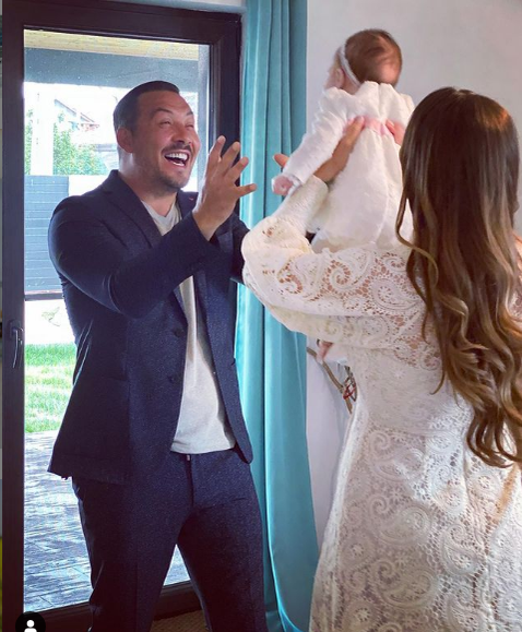 Ștefan Stan și Simona, alături de Elif, care va avea, în curând, o surioară