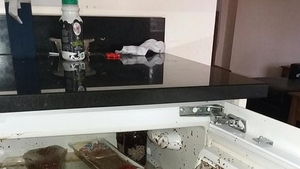Ce a lăsat un român în apartamentul închiriat în Anglia după ce a fost evacuat de proprietar pentru o datorie de 6.000 de lire