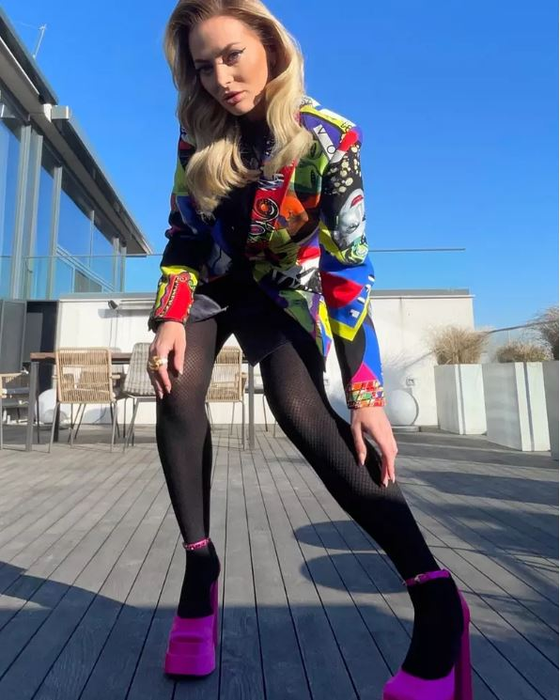 Cum arată penthouse-ul de 1,4 milioane de euro al Deliei Matache. Se întinde pe două etaje și are piscină proprie