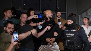 Andrew Tate, în arest la domiciliu! Ce decizie au luat autoritățile pentru Tristan. Detalii de ultimă oră