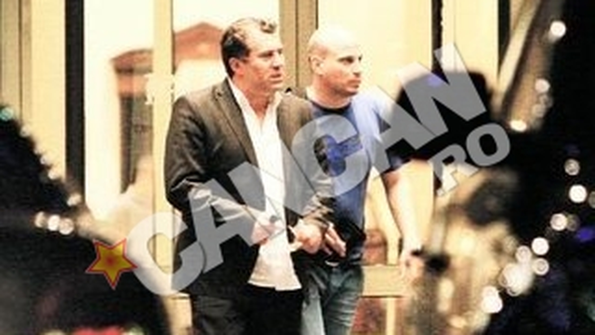 Canta la botez ca sa-i repare masina. Ionita de la Clejani face afaceri cu Vlad Huidu