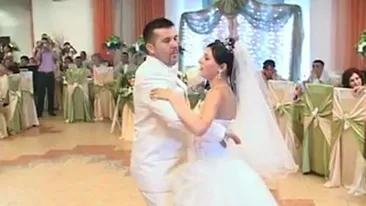 VIDEO Vezi aici unul dintre cele mai haioase valsuri de la o nunta din Vaslui!