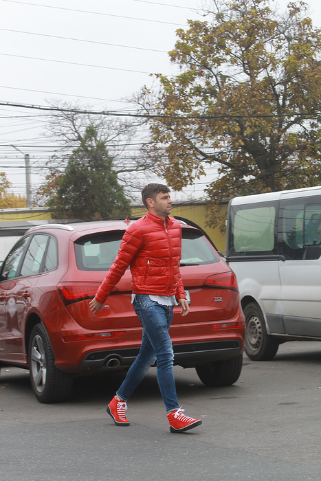 Rusescu se îndreaptă către casă