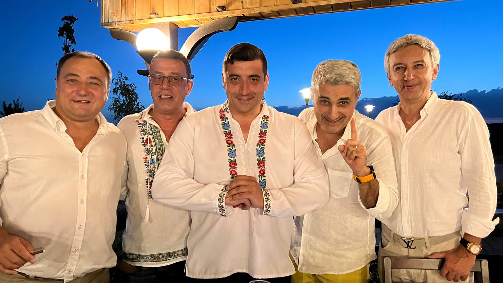 Ce invitați de seamă are George Simion la nuntă. Nume cunoscute din România, alături de liderul AUR