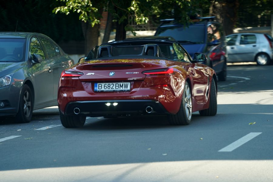 Inna, pasionată de mașini de lux. Ce bolid conduce vedeta