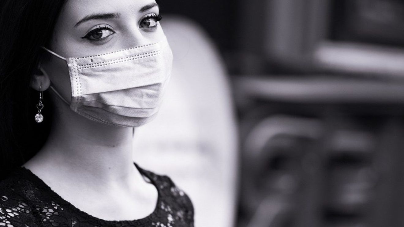 Masca devine de la 1 august obligatorie și la mare. Cum putem să ne infectăm la plajă și în locurile aglomerate. Medic: „Aceste particule pe care nu le vedem...”