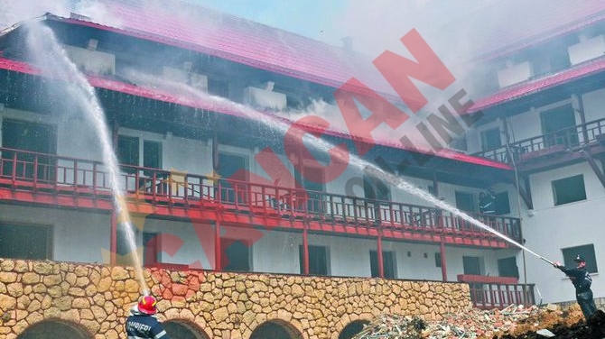 Hotelul lui Copos a luat foc