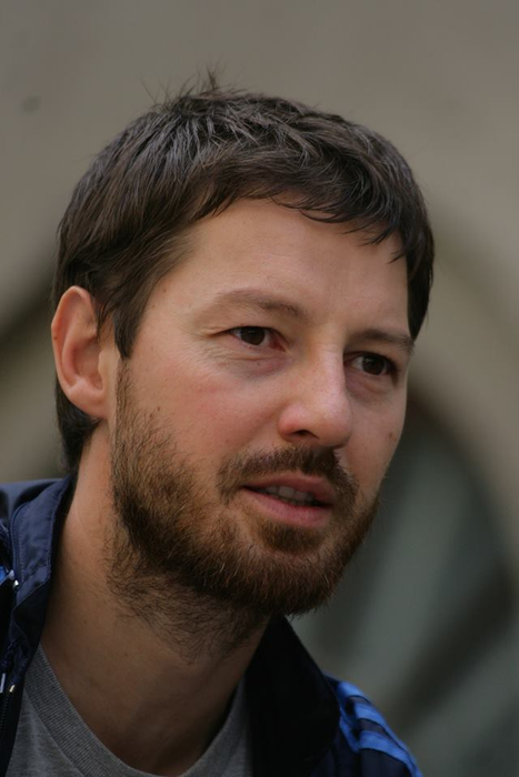 Mihail Bumbeș, protestatarul salvator care a apărat-o pe jandarmeriță de huligani: “O ploaie de pumni şi picioare încasate, eu și toți cei care reușiserăm să facem un baraj viu”