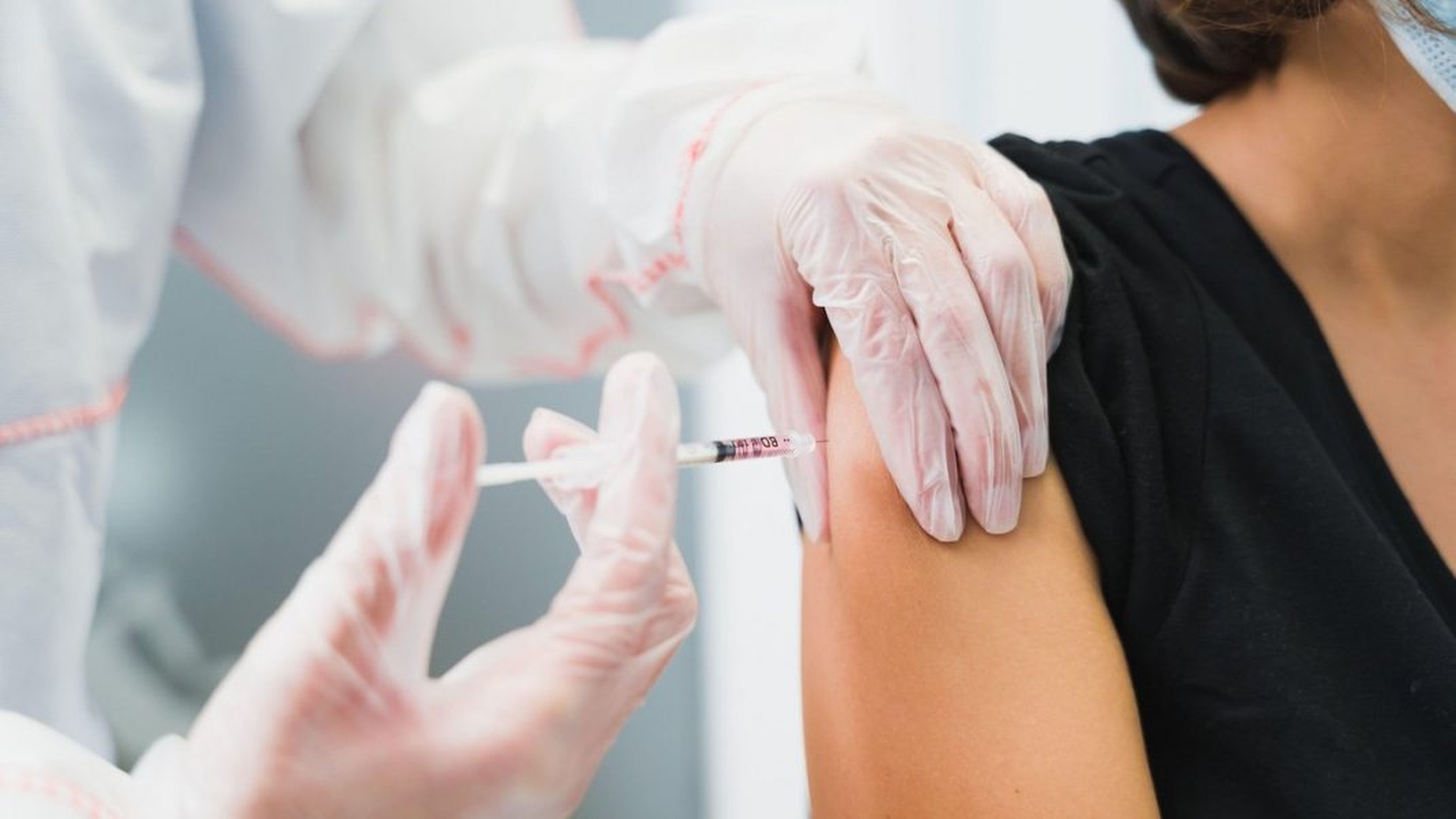 În ce stare se află femeia din Gherla care a avut reacție adversă la vaccinul anti-COVID