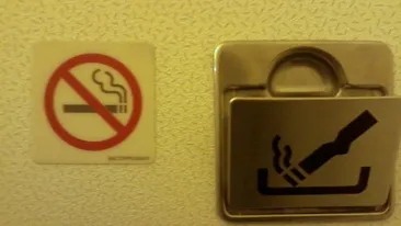 De ce încă există scrumiere în avioane, dacă fumatul este interzis? Tu ştii?