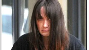 O femeie din Marea Britanie si-a infometat si batut fiica de opt ani, dar si-a iubit cu disperare iepurii