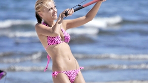 Andreea Ibacka, sexy in costum de baie. Cum a incins atmosfera sotia lui Cabral, la malul marii