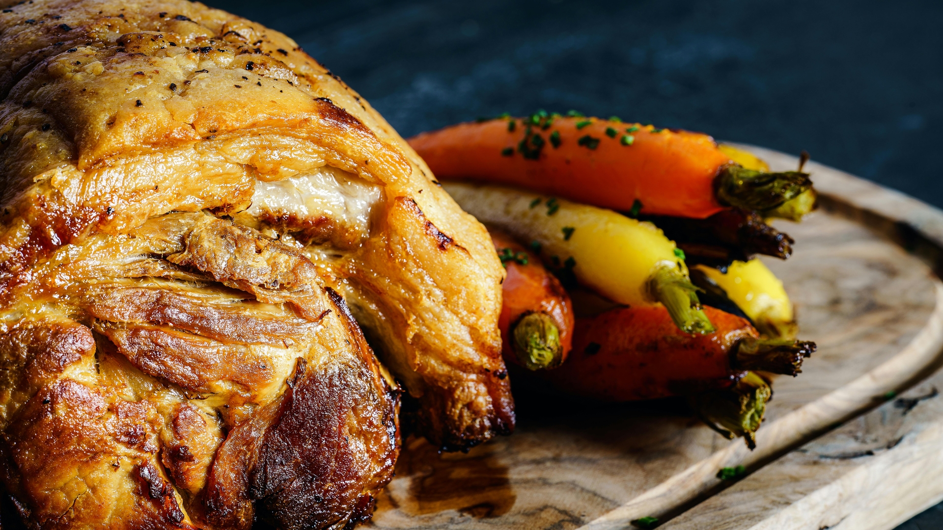 Cotlet de porc din Jimbolia, mâncare de Crăciun cu miros de cetină și vin vechi ca pe vremea lui Radu Anton Roman