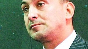 Suporterii il dau afara pe Ilie Dumitrescu