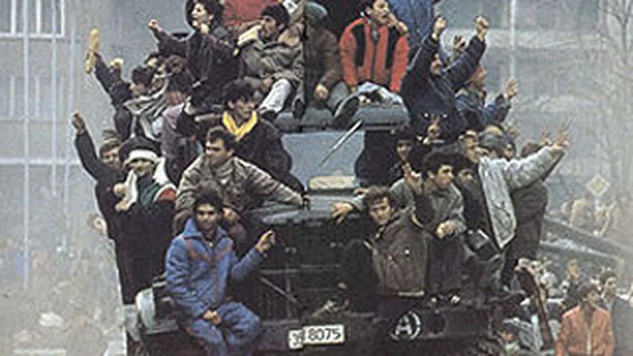 Imbulzeala si pumni la comemorarea eroilor Revolutiei din 22 decembrie, la Brasov