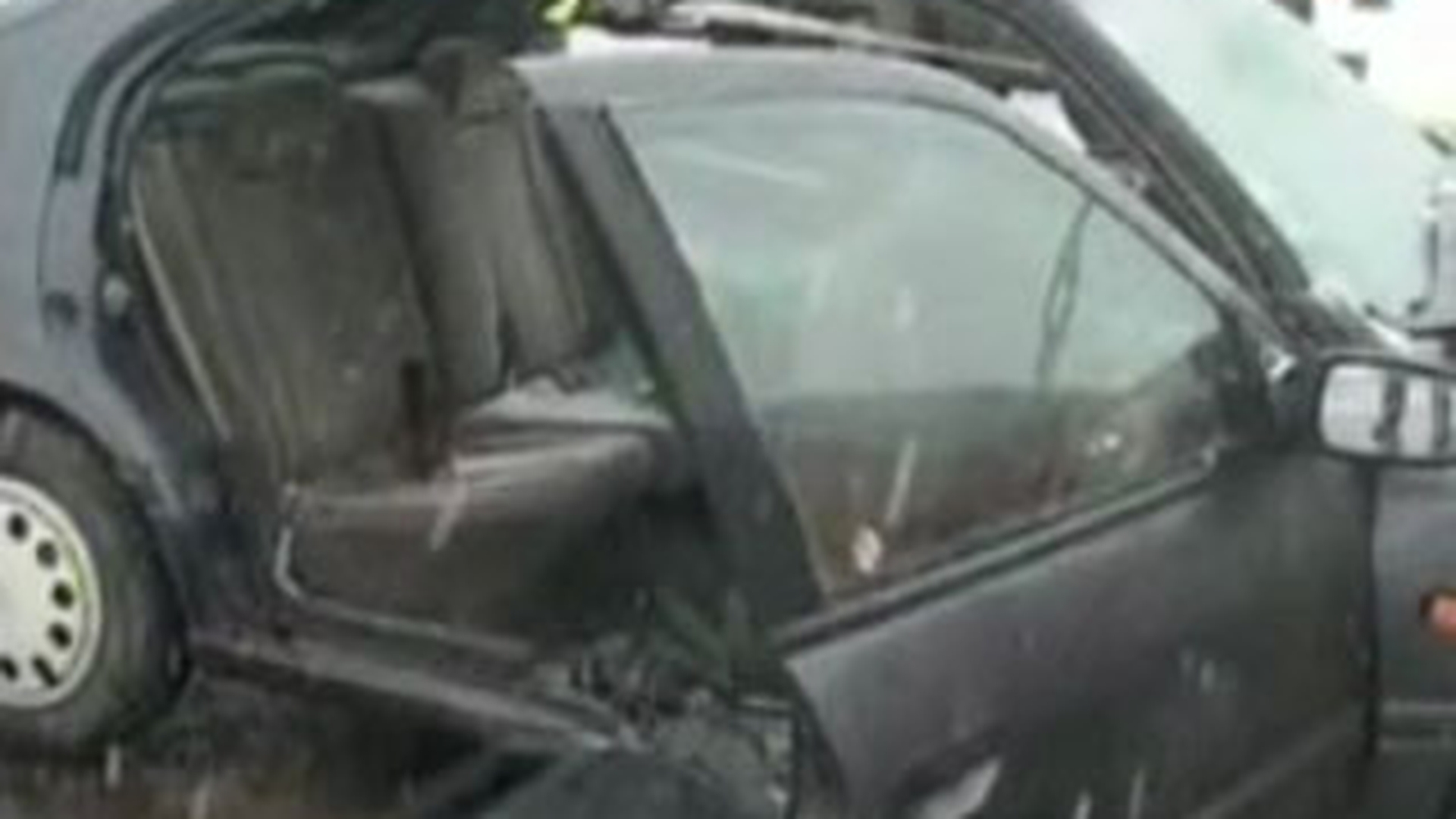 VIDEO Curba blestemata! Doua accidente rutiere in urma carora au murit doua persoane si alte sase au fost ranite!