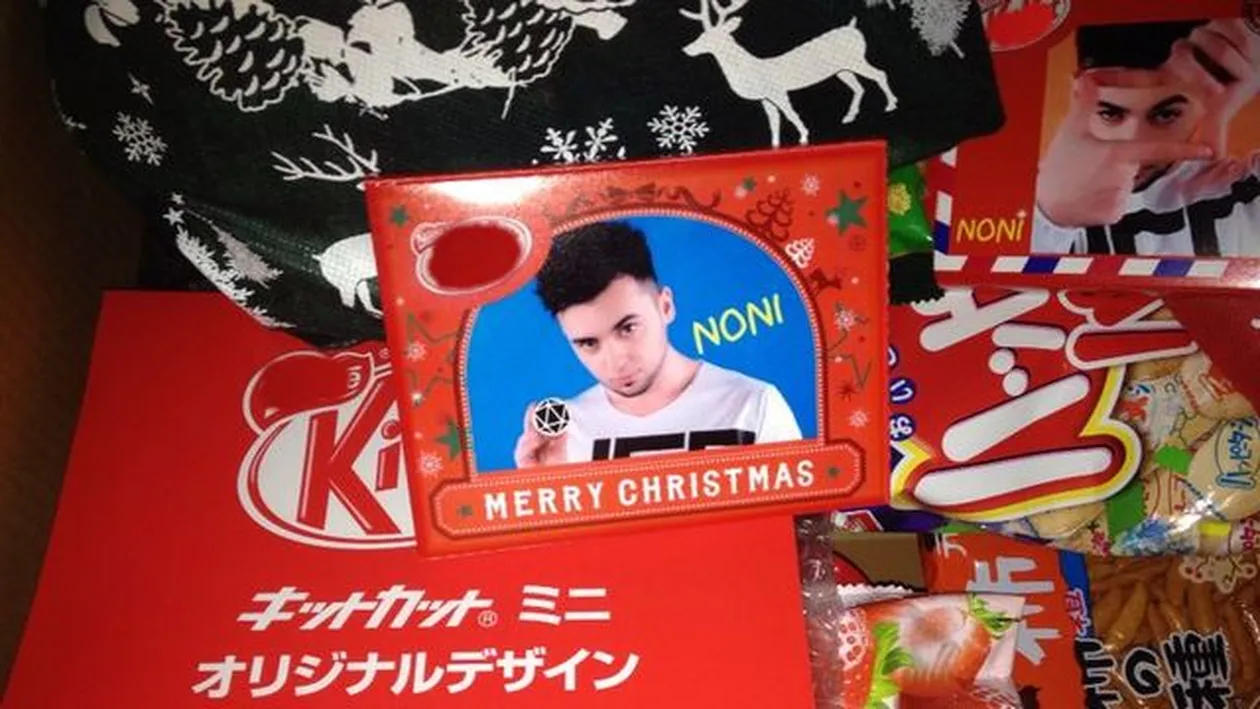 Daca il saruta data viitoare? Ce-a putut sa primeasca pustiul din reclama la branza topita, de Craciun, de la o fana!