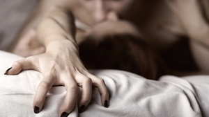 Este PACAT sau nu sa faci SEX in POST? Ce spun preotii, medicii si psihologii despre acest subiect tabu