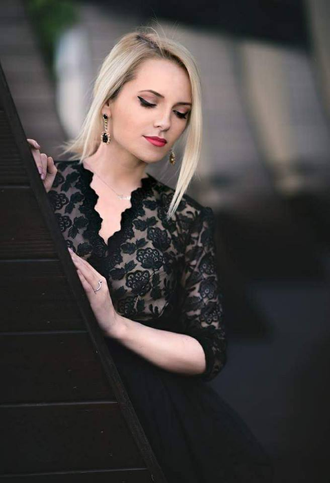 Cristina Caramarcu, solista trupei „The Humans”, cerută în căsătorie la ceremonia de deschidere Eurovision 2018