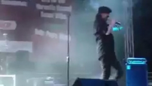 VIDEO Pepe a dat teapa la sute de craioveni! Vezi cine este cel care i-a luat numele latino loverului si si-a batut joc de el - Le-a cantat rock fanilor