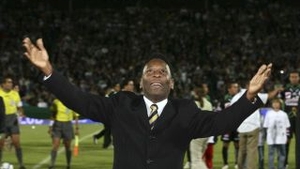 Pele isi va lansa propria colectie de imbracaminte la Cupa Mondiala din Africa de Sud