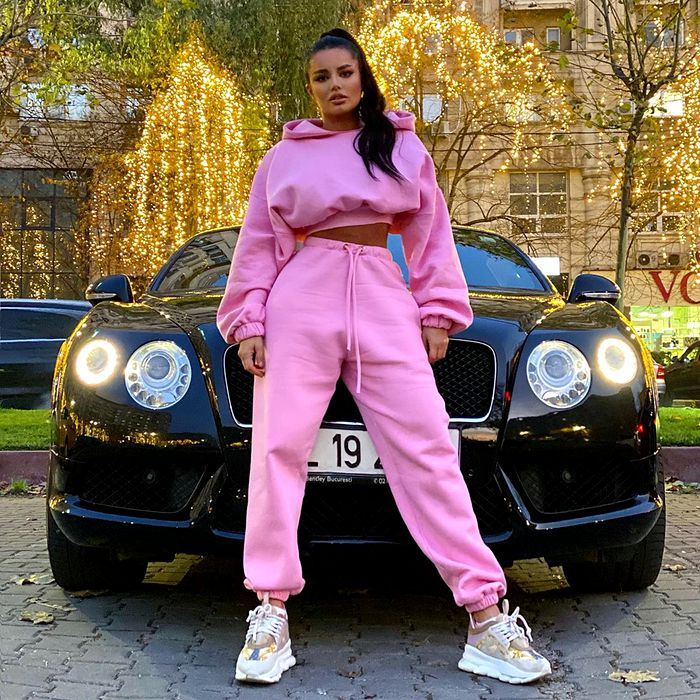 Iubita lui Dorian Popa, ipostază fără perdea pe internet! Cum s-a pozat Claudia