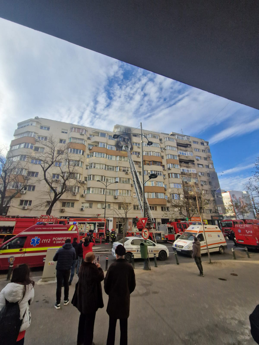 Incendiu pe Calea Dorobanți din București, chiar lângă ambasada Turciei. Un apartament s-a făcut scrum