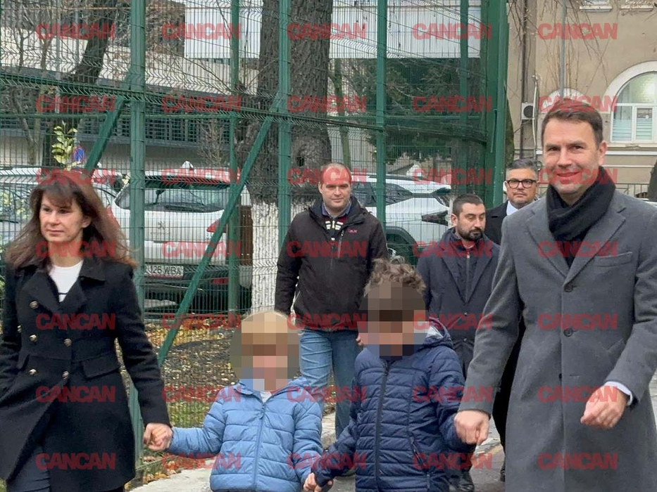 ătălin Drulă, candidat USR, a venit la vot cu familia