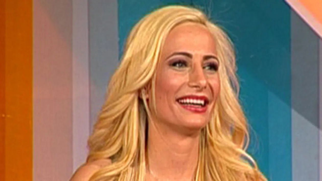 Fosta iubita a lui Costi Ionita s-a imbatat crita la majorat! Eram deja foarte fericita inainte sa ajunga invitatii