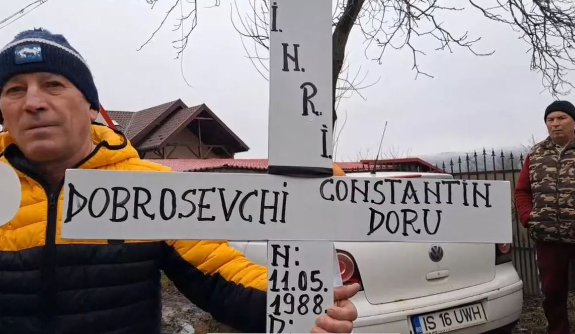 Imagini sfâșietoare! Constantin și Teodora au fost înmormântați împreună, iar micuța Sofia între ei