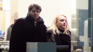 Credeai ca stii totul despre Fuego? Uite cu ce blonda misterioasa se plimba cantaretul prin mall