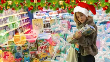 Am filmat-o pe graviduță în acțiune! Cunoscuta prezentatoare TV e… ”ajutorul” lui Moș Crăciun