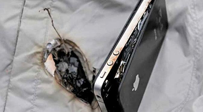 O tânără a murit din cauza încărcătorului de smartphone! Cum a fost posibilă o asemenea tragedie. Specialiştii spun că de vină a fost chiar adolescenta