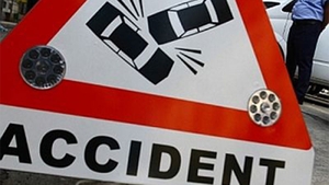 Tragedie în Harghita din cauza poleiului! Doi morţi după un carambol cu 12 maşini