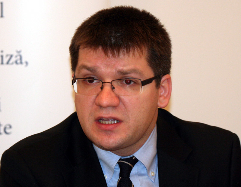 Mihail Neamţu povesteşte că a fost hărţuit sexual de un preot! „Mi-a sărutat lobul urechii, am simţit că o să vărs”